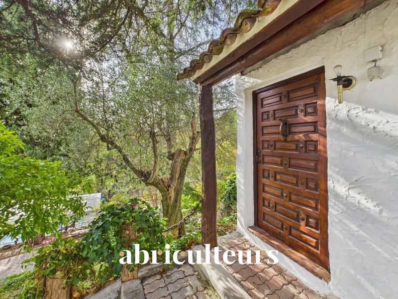 Maison - 233 m² - 7 pièces