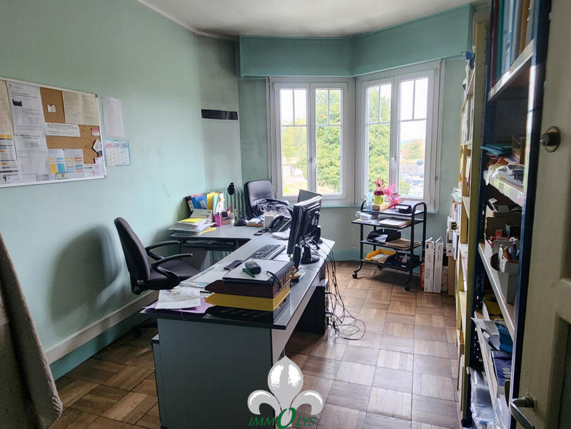 Bureau - 128 m² - 7 pièces