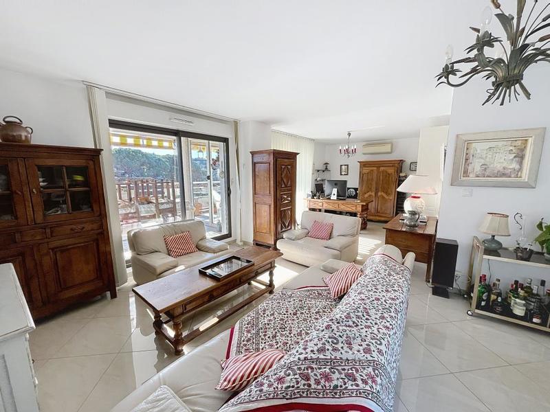 Appartement - 98 m² - 3 pièces