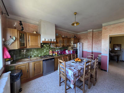 Maison - 220 m² - 6 pièces