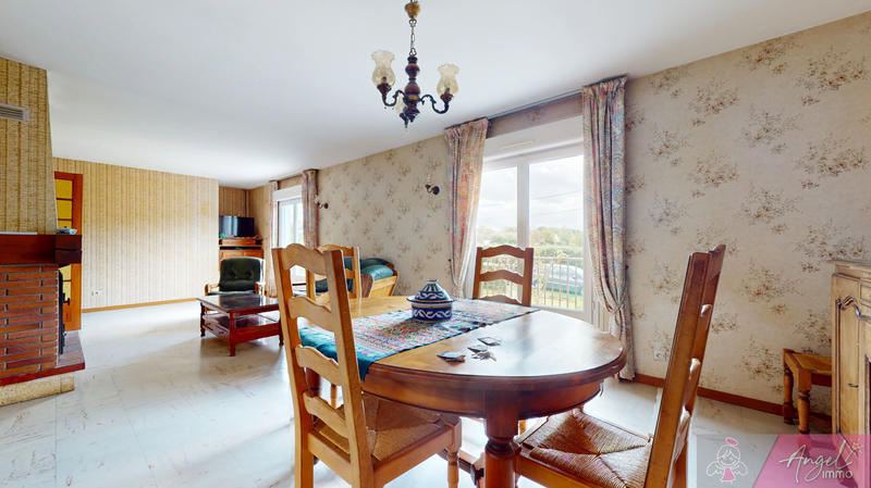 Maison - 95 m² - 5 pièces