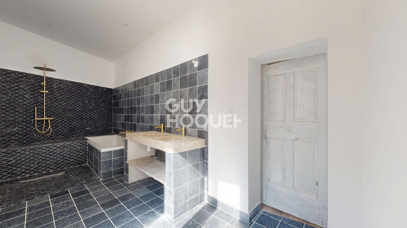 Maison - 180 m² - 7 pièces