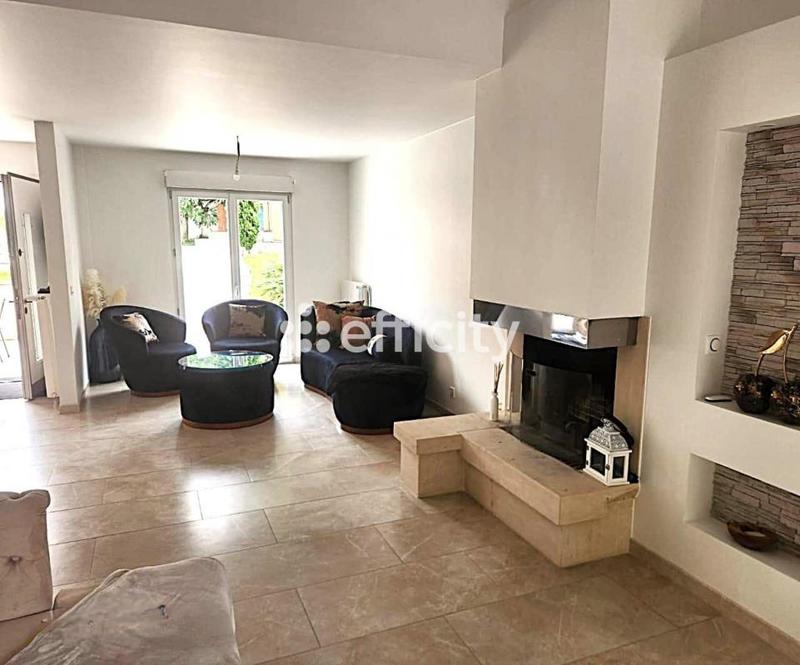 Maison - 349 m² - 9 pièces