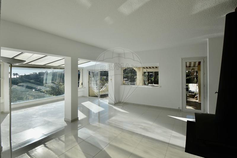 Maison d'architecte - 235 m² - 10 pièces