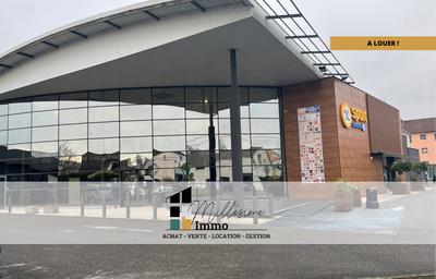 Local commercial - 2 710 m²