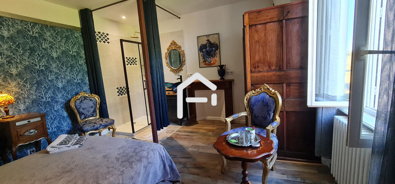 Maison - 400 m² - 16 pièces