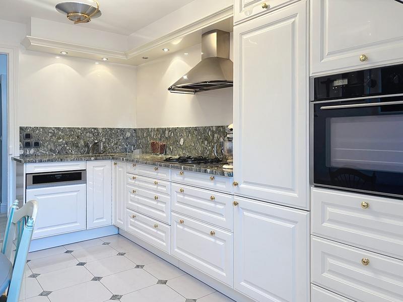 Appartement ancien - 153 m² - 5 pièces