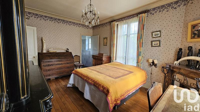 Maison - 240 m² - 10 pièces