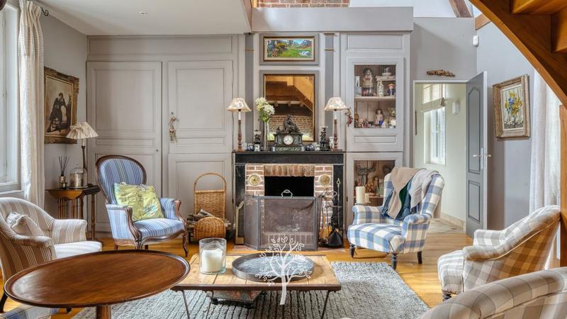 Propriété - 270 m² - 6 pièces