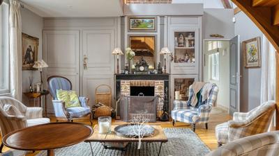 Propriété - 270 m² - 6 pièces