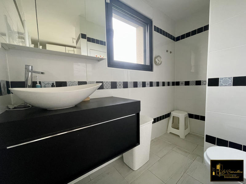 Maison - 270 m² - 9 pièces