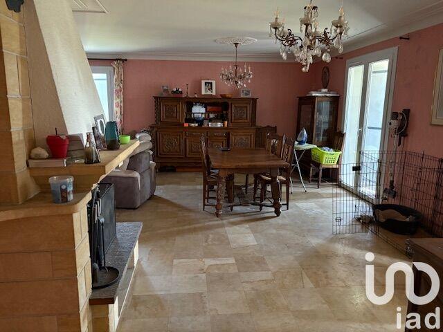 Maison - 230 m² - 8 pièces