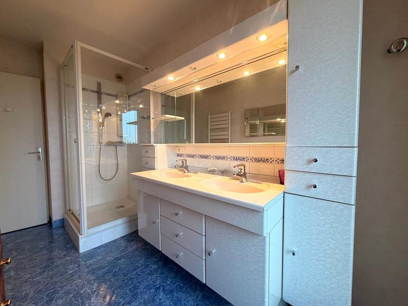 Appartement - 107 m² - 3 pièces