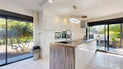 Maison - 97 m² - 5 pièces