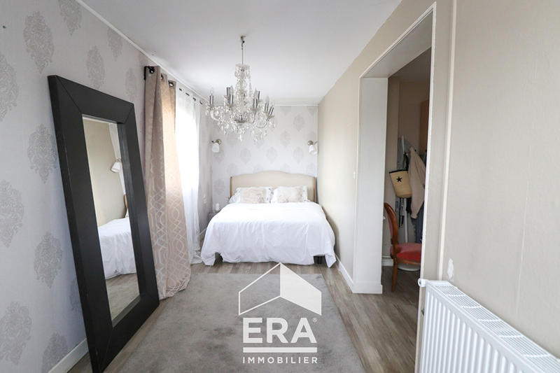 Maison - 140 m² - 8 pièces