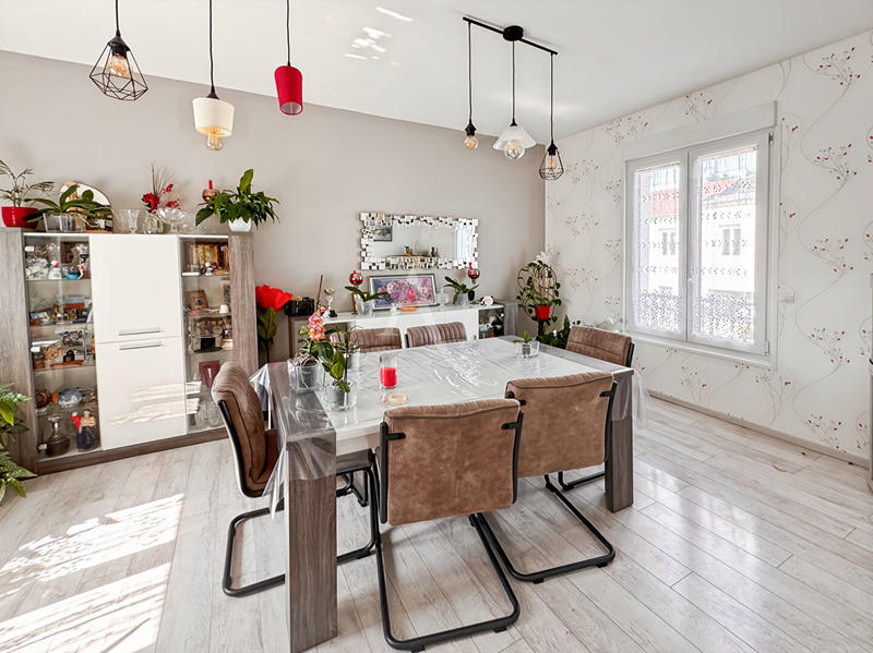 Maison - 179 m² - 6 pièces