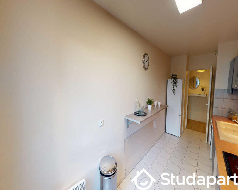 Chambre - 90 m² - 1 pièce