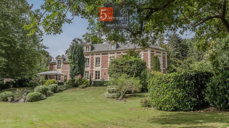 Maison - 430 m² - 11 pièces