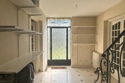 Maison - 232 m² - 8 pièces