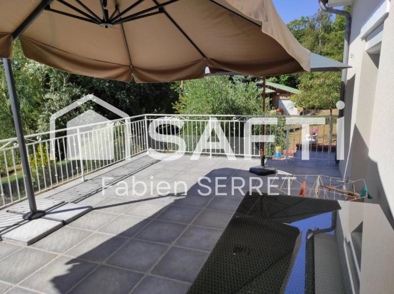 Maison - 232 m² - 8 pièces