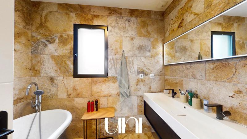 Maison - 150 m² - 5 pièces