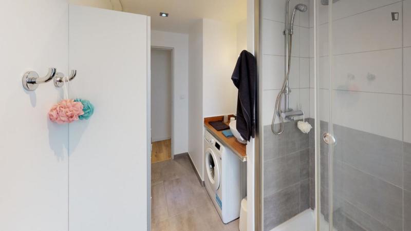 Chambre - 9 m² - 5 pièces