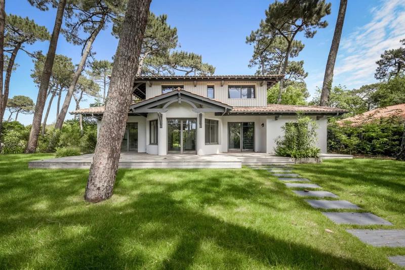 Villa - 350 m² - 8 pièces