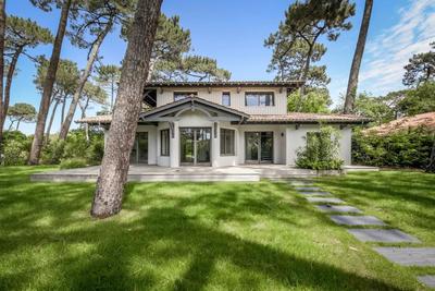 Villa - 350 m² - 8 pièces