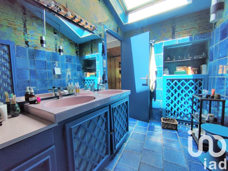 Maison - 186 m² - 8 pièces