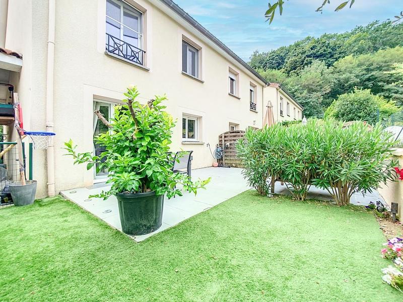 Maison - 94 m² - 4 pièces