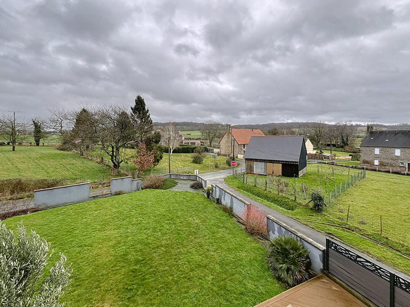 Maison - 157 m² - 8 pièces