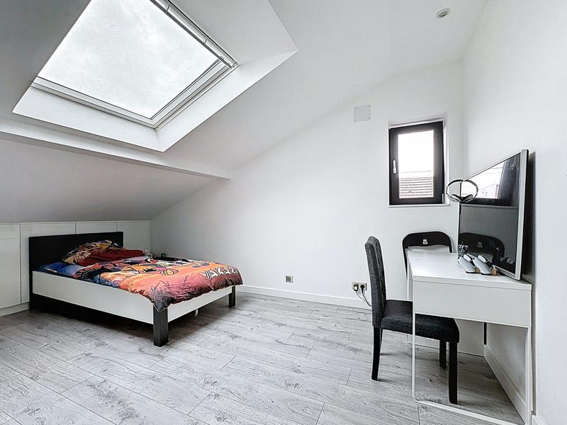 Maison - 196 m² - 8 pièces