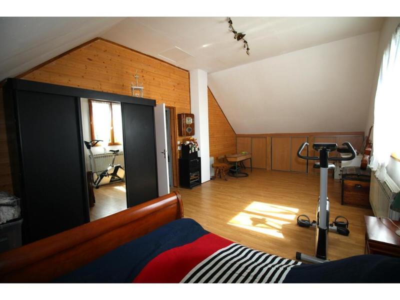 Maison - 147 m² - 8 pièces