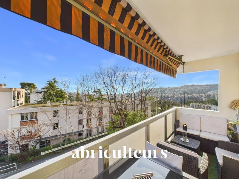 Appartement - 72 m² - 3 pièces