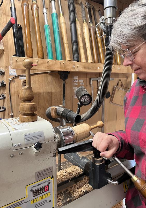 Démonstration de tournage sur bois : fabrication de cigognes excentriques