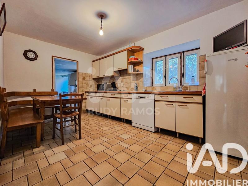 Maison - 318 m² - 7 pièces