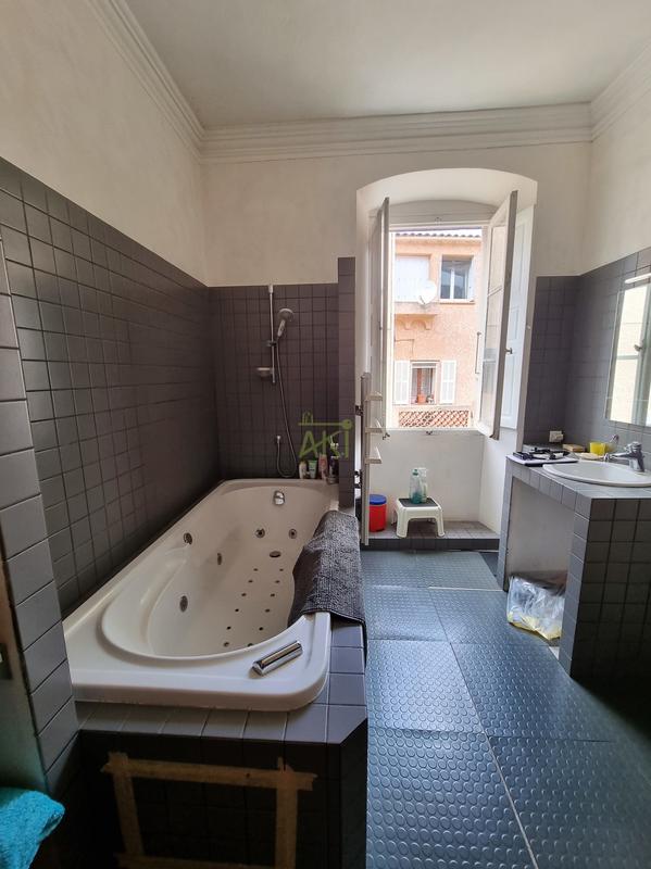 Maison ancienne - 321 m² - 13 pièces