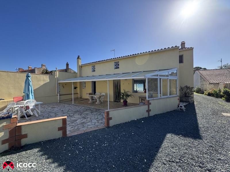 Maison - 196 m² - 6 pièces