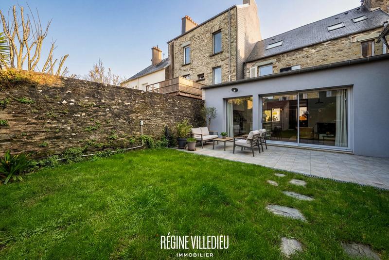 Maison - 121 m² - 6 pièces