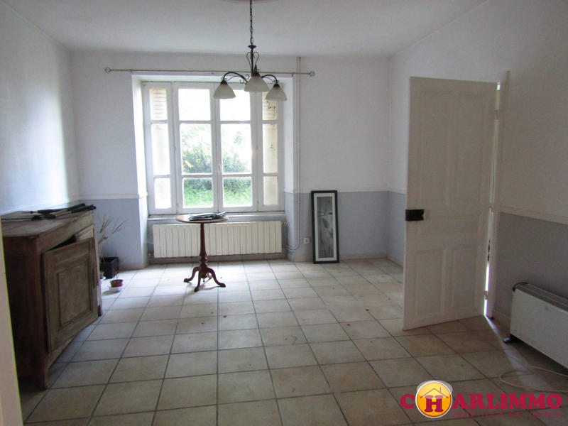 Maison traditionnelle - 270 m² - 6 pièces