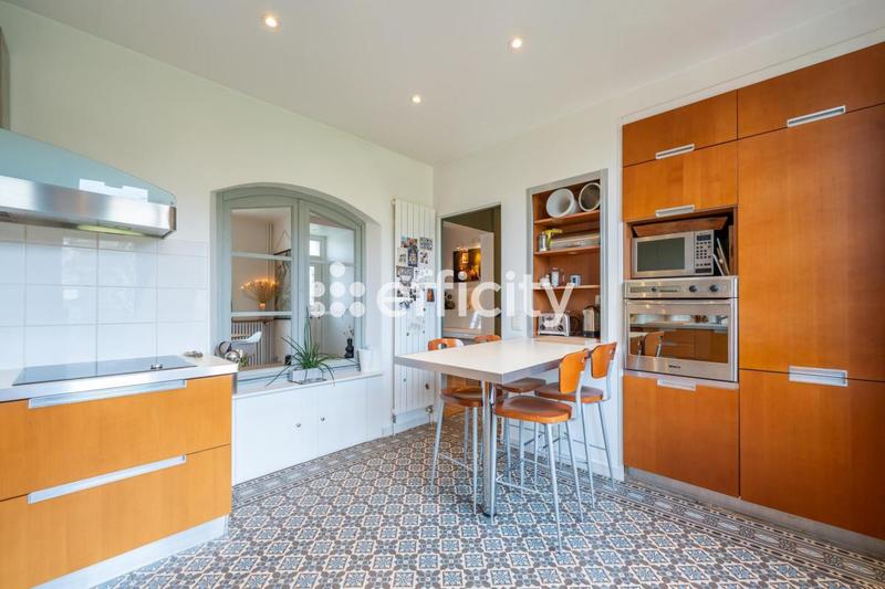 Maison - 175 m² - 7 pièces