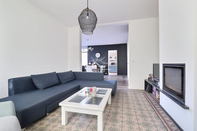 Maison - 240 m² - 10 pièces