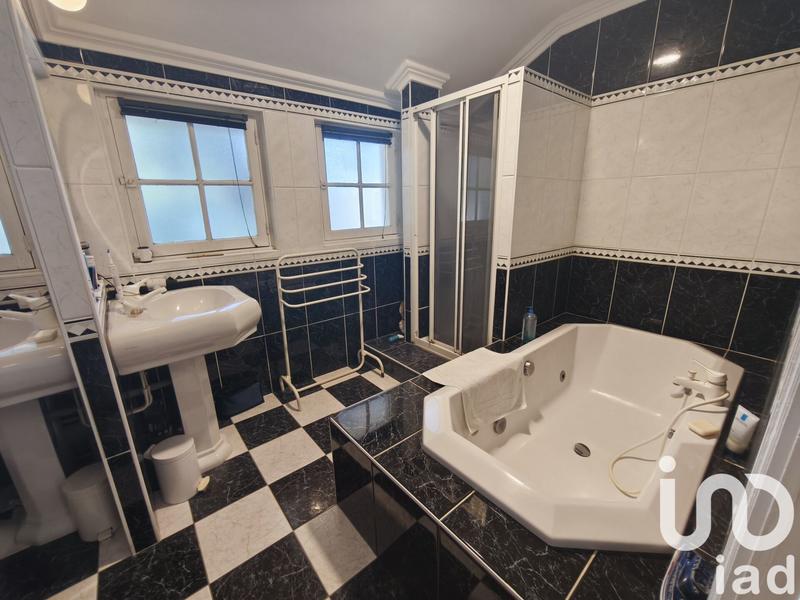 Maison de maîtres - 180 m² - 6 pièces