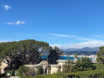 Appartement - 85 m² - 3 pièces