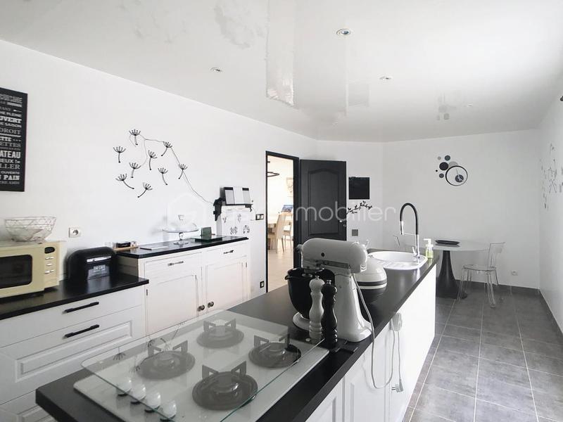 Pavillon - 130 m² - 5 pièces