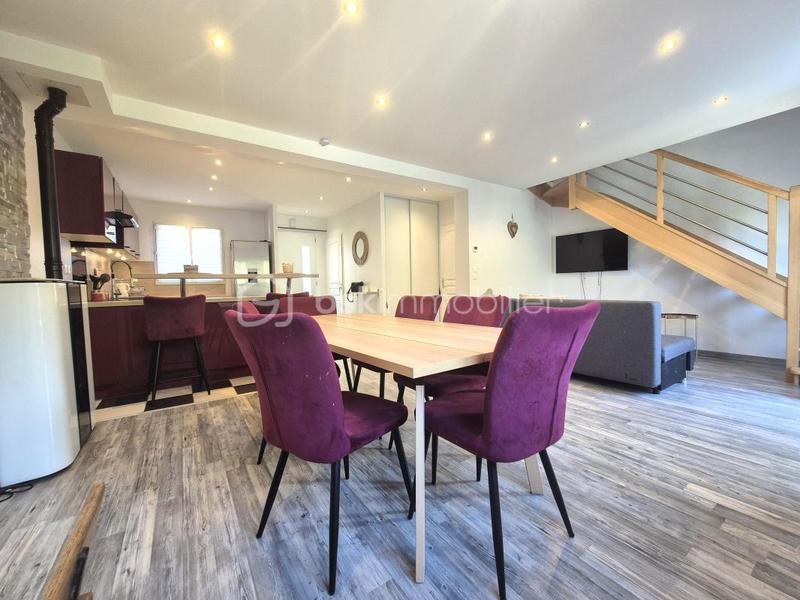 Maison - 90 m² - 4 pièces