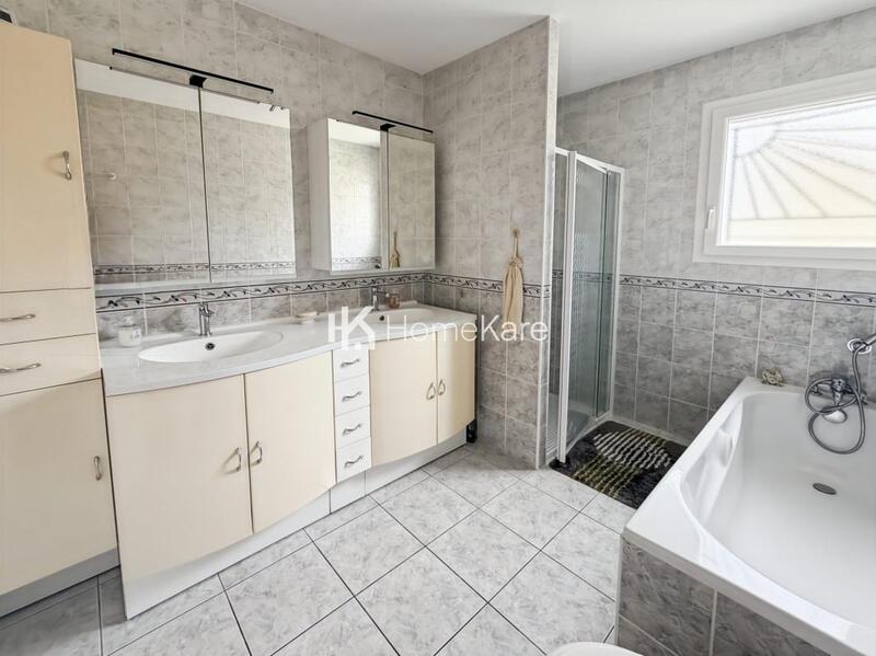 Maison - 182 m² - 7 pièces