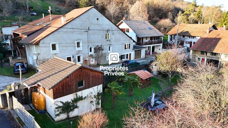 Maison - 245 m² - 9 pièces