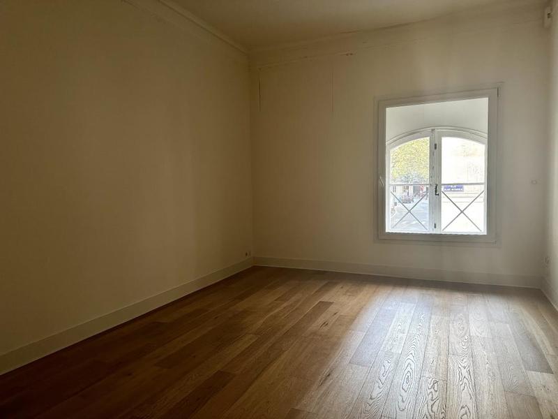 Appartement - 165 m² - 6 pièces