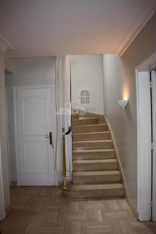 Maison - 168 m² - 7 pièces